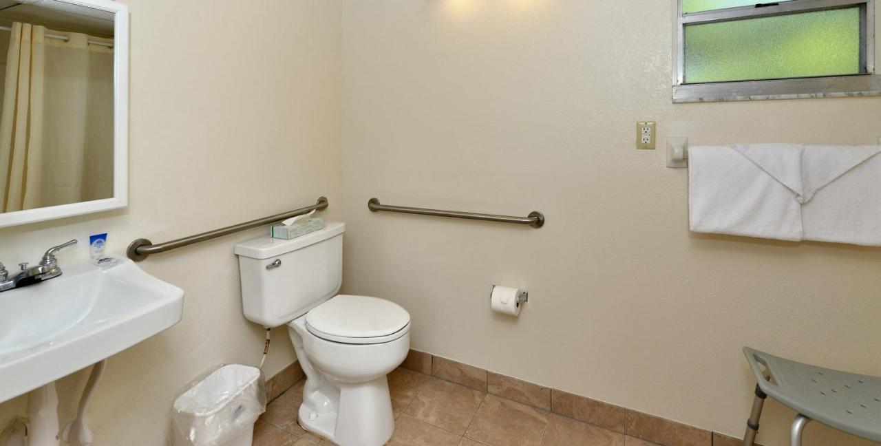 Americas Best Value Inn Bradenton-Sarasota Exterior photo