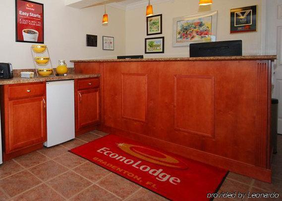 Americas Best Value Inn Bradenton-Sarasota Interior photo